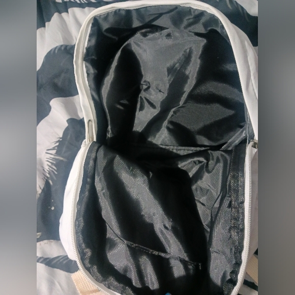 Men White Cloth Bagpack - Picture 9 of 15